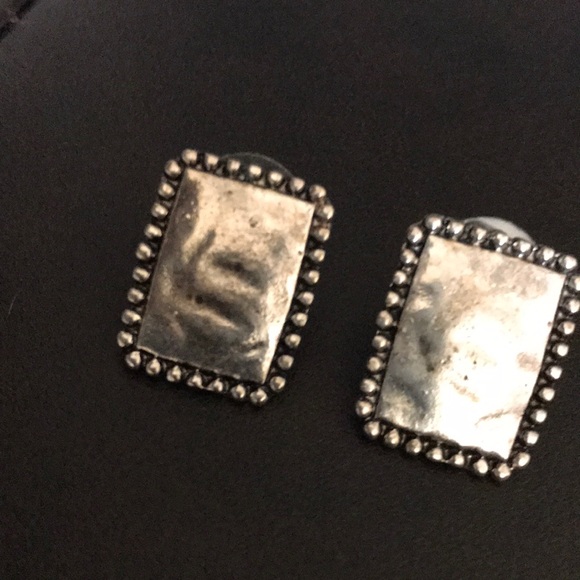 Vintage Silvertone Earrings - Picture 2 of 3